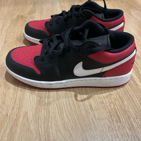 Jordan Kids Black and Red Sneakers - Picture 4 of 4